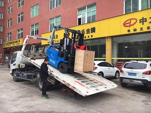 廈門電動叉車公司，銷售比亞迪電動叉車2.5噸一臺